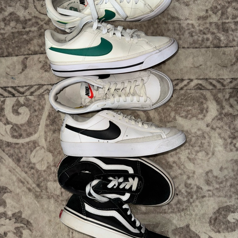 Nike Kids White and Green Sneakers